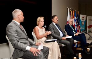 Τις διμερείς σχέσεις Κύπρου-ΗΠΑ ανέπτυξε η Πρέσβης των ΗΠΑ στο Συνέδριο της ΑΧΕΠΑ