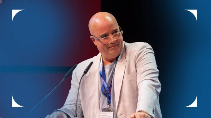 Επίτιμος Διδάκτωρ των Τμημάτων Ιατρικής και Νοσηλευτικής του ΕΚΠΑ αναγορεύεται ο Ανδρέας Δρακόπουλος