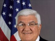 Απεβίωσε ο Ελληνοαμερικανός λομπίστας Τομ Κορολόγος