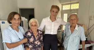 Οι μοναδικοί κάτοικοι, ο 97χρονος Ανδρέας και η 85χρονη Μηλιά, κρατούν ζωντανό τον Άγιο Ανδρόνικο Καρπασίας από το 1974
