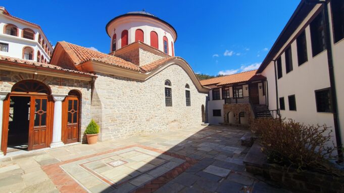 Φάρος ελπίδας και ευλάβειας χιλιάδων πιστών κάθε εκκλησία αφιερωμένη στη Μεγαλόχαρη