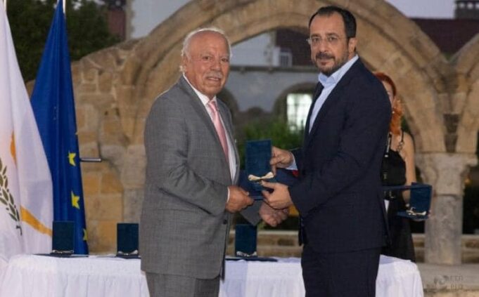 Η Κύπρος τίμησε τον πρόεδρο του Συλλόγου Ασγατιτών Αμερικής, Πίτερ Λούκα