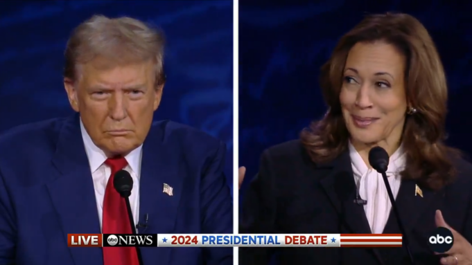 Αμερικανικά ΜΜΕ: Η Κάμαλα Χάρις “στρίμωξε” τον Τραμπ