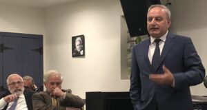 Ο Στ. Στεφάνου με ομογενείς στην Αστόρια