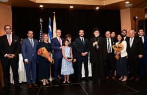 Η Κυπριακή Ομοσπονδία τίμησε τον Σάββα Τσίβικο και τον Γιώργο Λογοθέτη