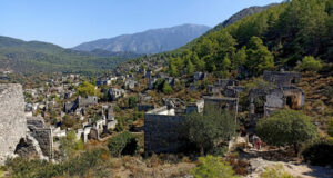 Το Λεβίσσι των Ρωμιών, ένα μικρασιατικό χωριό σμιλεμένο στο βράχο