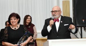 Γιόρτασε τα 93 χρόνια του ο «Γέρος του Μωριά» τιμώντας το COSMOS FM