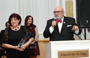 Γιόρτασε τα 93 χρόνια του ο «Γέρος του Μωριά» τιμώντας το COSMOS FM