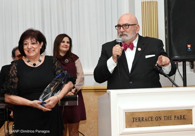 Γιόρτασε τα 93 χρόνια του ο «Γέρος του Μωριά» τιμώντας το COSMOS FM