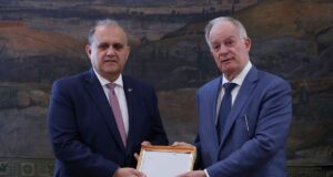 Συνάντηση του Προέδρου της Βουλής των Ελλήνων με τον Πρόεδρο και μέλη του ΑΗΙ