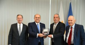 Αντιπροσωπεία του AHI στον υπουργό Άμυνας της Κύπρου