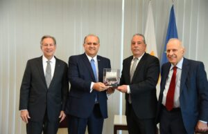 Αντιπροσωπεία του AHI στον υπουργό Άμυνας της Κύπρου