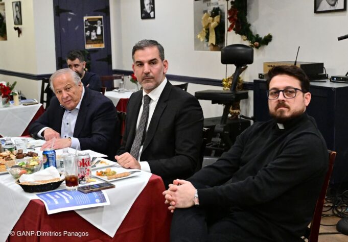 Η Επιτροπή Παρέλασης απαντά για Τελετάρχες και προσκλήσεις