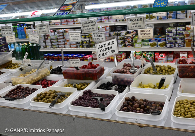 Σε καθεστώς αναμονής ο κλάδος της επιτραπέζιας ελιάς και του τυποποιημένου ελαιολάδου λόγω των αμερικανικών δασμών