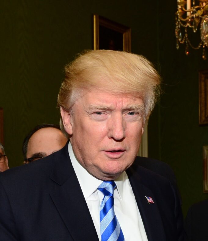 Ντόναλντ Τραμπ: Εκτιμώ τα σχόλια του Έλληνα πρωθυπουργού για την επίτευξη αμοιβαίας επωφελούς λύσης στο θέμα των δασμών