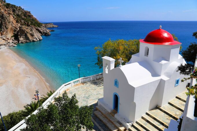 Η Κάρπαθος στα 10 πιο ενδιαφέροντα μέρη του κόσμου για διακοπές το 2025