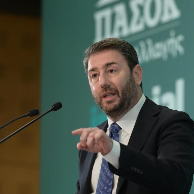 Low wages, high living costs and housing crisis deter Greeks abroad from returning, Androulakis says