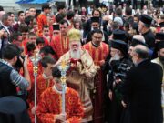 Σε λαϊκό προσκύνημα το σκήνωμα του Αρχιεπισκόπου Αναστασίου – Την Πέμπτη η κηδεία στα Τίρανα