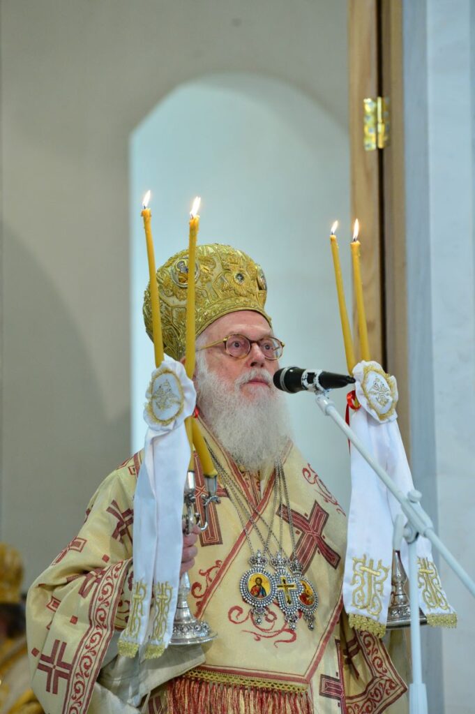 Ο πολιτικός κόσμος αποχαιρετά τον Αρχιεπίσκοπο Αναστάσιο