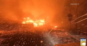 Ανεξέλεγκτες οι πυρκαγιές στο Λος Άντζελες, τουλάχιστον 10 νεκροί