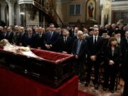 Σε λαϊκό προσκύνημα, στη Μητρόπολη Αθηνών, η σορός του Αρχιεπισκόπου Αναστασίου