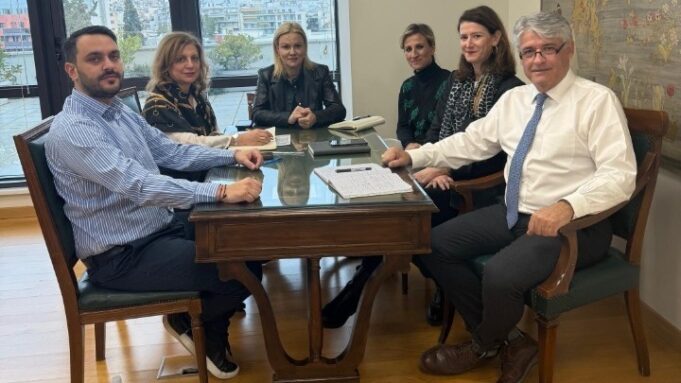 Συνάντηση του Γ.Γ. ΕΟΤ με την Ένωση Ξενοδόχων Σαντορίνης