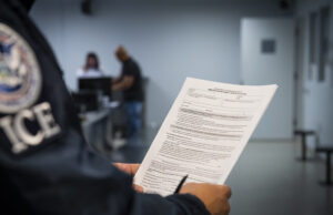 Σχεδόν 1,5 εκατ. μετανάστες στη λίστα της ICE για απέλαση- Ανάμεσά τους 211 Έλληνες