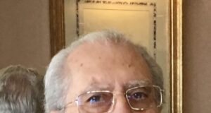 Emmanuel Nicolakis, 94, Is Mourned