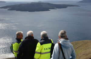 Αυτοψία Λέκκα στην Καλντέρα – «Κίνδυνος κατολισθήσεων στο τελεφερίκ»