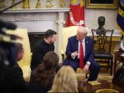 Σφοδρή σύγκρουση Τραμπ-Ζελένσκι, σε ζωντανή μετάδοση από το Οβάλ Γραφείο