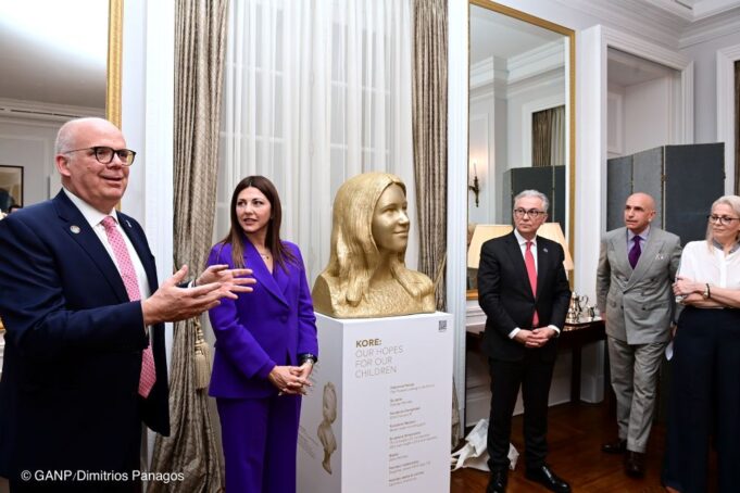 A reception in honor of Minister Sofia Zacharaki by Ambassador Ev. Sekeris
