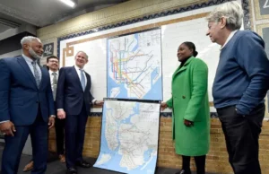 MTA Unveils First Fully Redesigned Subway Map in Half a Century
