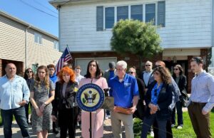 Malliotakis, Local Leaders Call for Tour Helicopters to Be Reined In