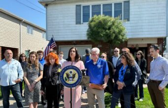 Malliotakis, Local Leaders Call for Tour Helicopters to Be Reined In