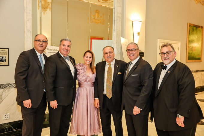 AHEPA Held National Banquet, Bestowed Public Service Awards