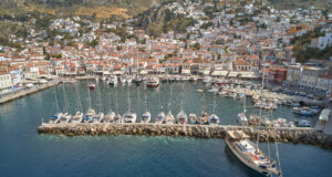 Οι νησιωτικοί θησαυροί της Αττικής: Πώς τα νησιά της Αθήνας γίνονται μοχλός τουριστικής αναβάθμισης και βιώσιμης εξωστρέφειας