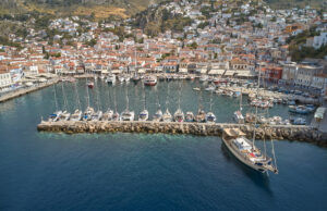 Οι νησιωτικοί θησαυροί της Αττικής: Πώς τα νησιά της Αθήνας γίνονται μοχλός τουριστικής αναβάθμισης και βιώσιμης εξωστρέφειας