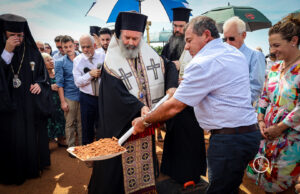 Θεμελίωση νέου Ιερού Ναού στο Ντάργουιν από τον Αρχιεπίσκοπο Μακάριο