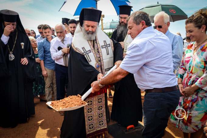 Θεμελίωση νέου Ιερού Ναού στο Ντάργουιν από τον Αρχιεπίσκοπο Μακάριο