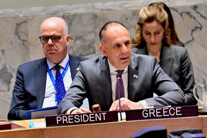 Το Συμβούλιο Ασφαλείας του ΟΗΕ συνεδριάζει υπό την προεδρία Γεραπετρίτη για την Προστασία Αμάχων σε Ένοπλες Συγκρούσεις