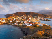 Ψαρά: Η ηρωική νήσος για ήρεμες διακοπές