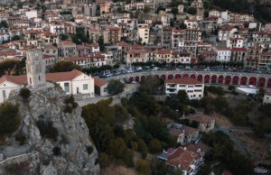 Οι Αθηναίοι βρίσκουν το “χωριό τους” στην καρδιά της Ρούμελης