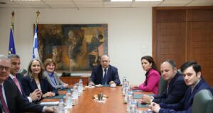 Theodorikakos meets with delegation from the US International Development Finance Corporation