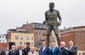 Philadelphia sculptor Zenos Frudakis honors the legacy of “The Greatest”