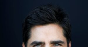 John Stamos of ‘Full House’ talks Greek heritage, Mike Love of The Beach Boys, and Songwriters Hall of Fame