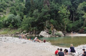 Όαση δροσιάς οι δύο «παραλίες των βουνών» του Ασπροποτάμου στα Μετέωρα