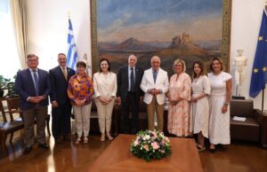 Συνάντηση του Προέδρου της Βουλής με το νέο Δ.Σ. της Πα.Δ.Ε.Ε.