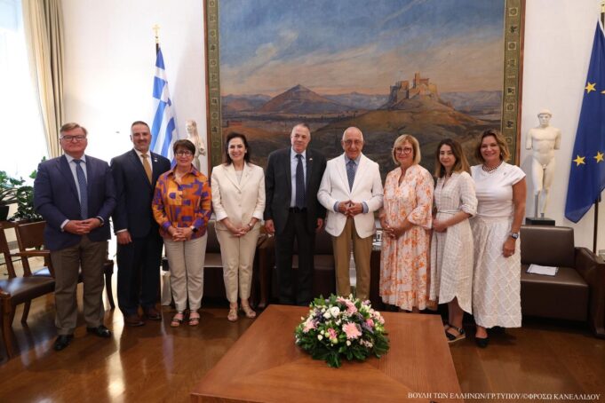 Συνάντηση του Προέδρου της Βουλής με το νέο Δ.Σ. της Πα.Δ.Ε.Ε.