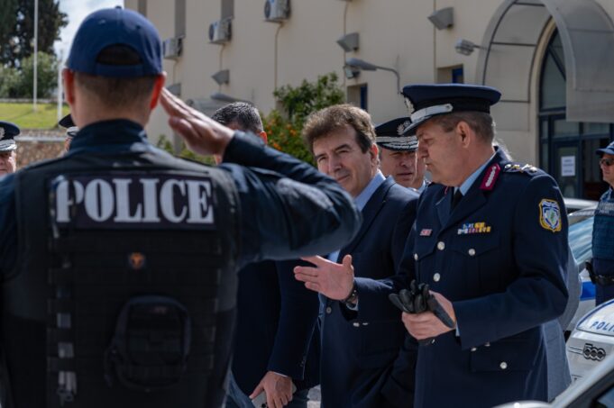 M. Χρυσοχοΐδης: Θα συλλαμβάνεται όποιος επιχειρεί να εμποδίσει πολίτες τρίτων χωρών να εισέλθουν νόμιμα στη χώρα