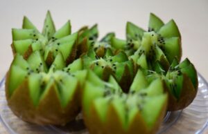 Μαζικές εκριζώσεις ροδακινιών, με τις ακτινιδιές να παίρνουν τη θέση τους